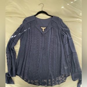 Beautiful top with great detailing